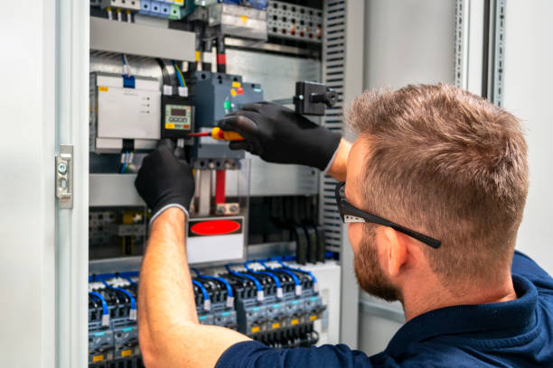 Best Local Electrician Companies  in Howards Grove, WI